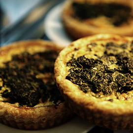 Whole leaf spinach and swiss : Quiche savory pies